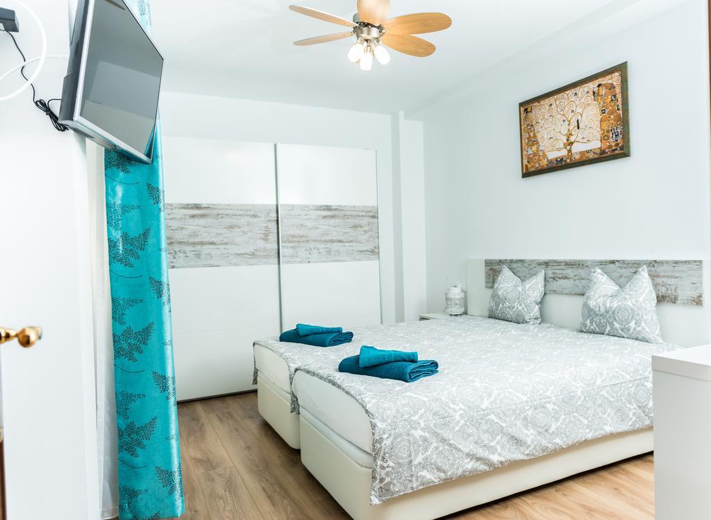 Modern Apartment Playa Валенсія Екстер'єр фото